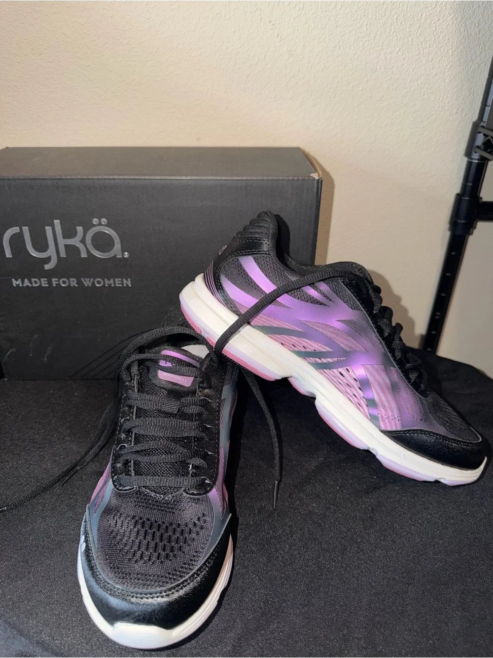 Ryka “Devotion” Plus Athletic Shoes 🖤 FWBW *7.5 Wide*